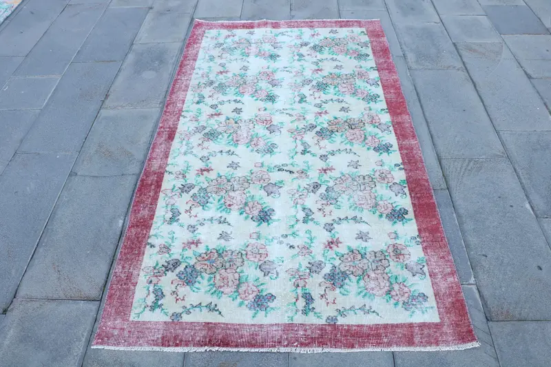 レッド幾何学ラグ、3.7x6.6フィート、グリーンフローラルモチーフ