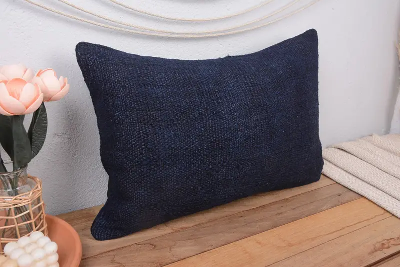 Blaues Southwestern-Wurfkissen, 16x24 besticktes Kissen mit bronzefarbenen Akzenten