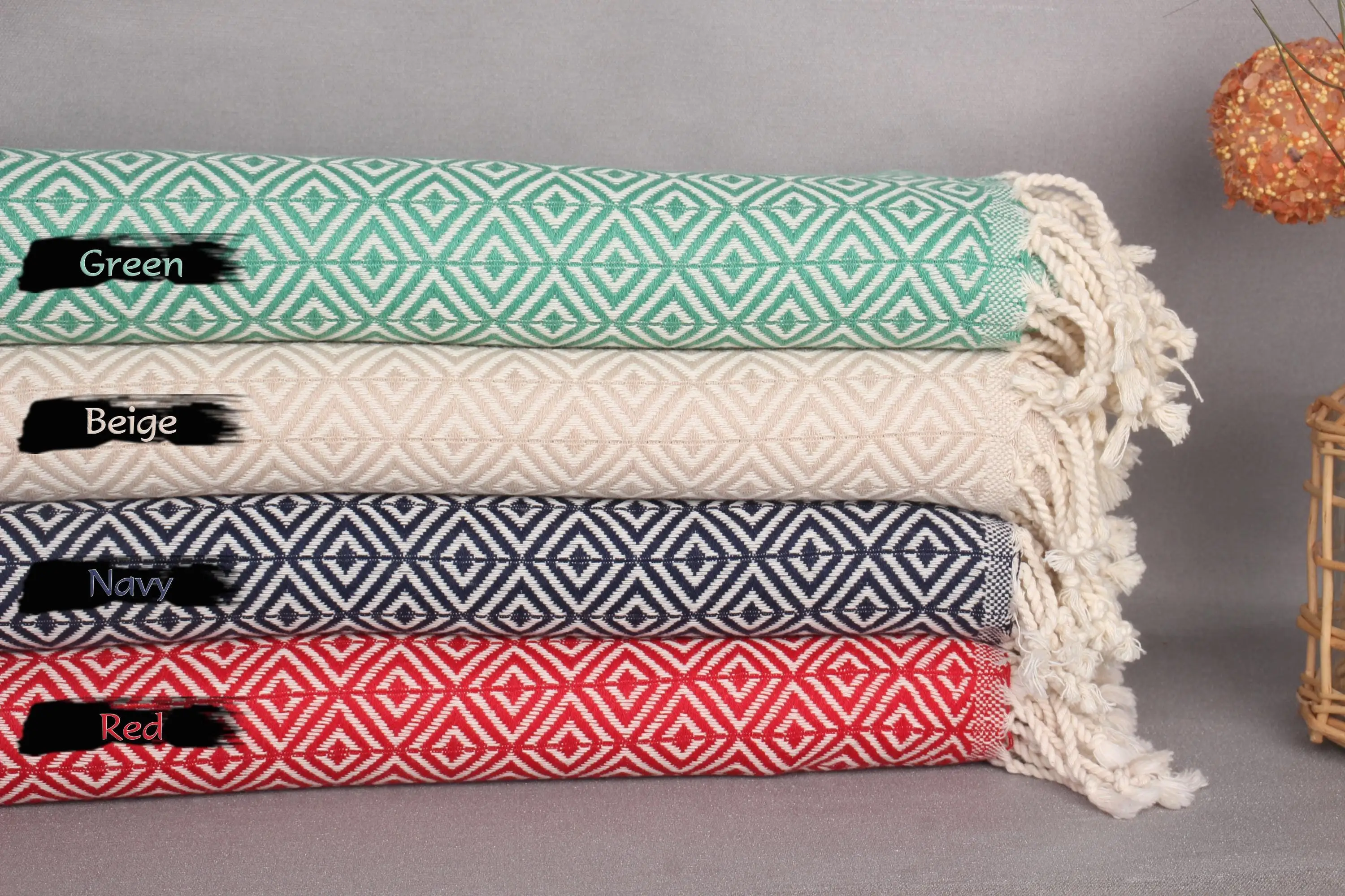 Diamond Towel Organic Cotton Beach Towel, 40x71 Inches - 1