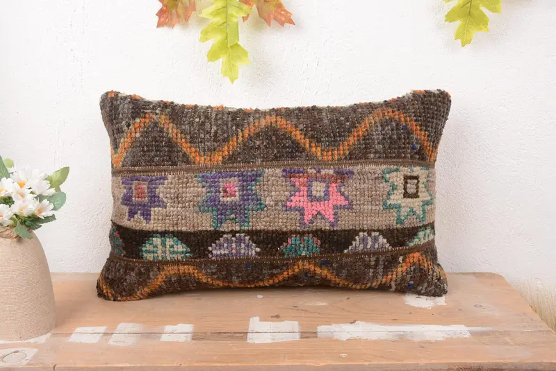 Braunes und orangefarbenes Patchwork-Wurfkissen, besticktes rechteckiges Kissen