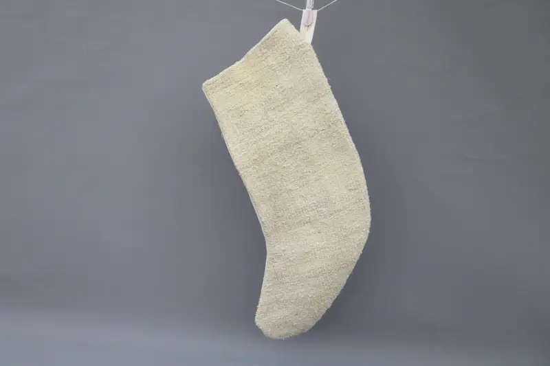 Medias navideñas beige con adornos, medias festivas