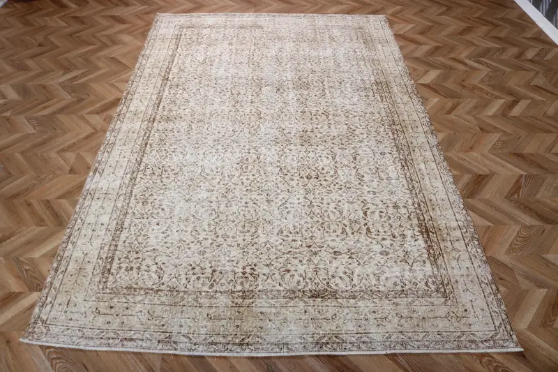 Turkish Rug, Large 6.8x10.2 ft Vintage Rug, White Floral Wool Rug - 1
