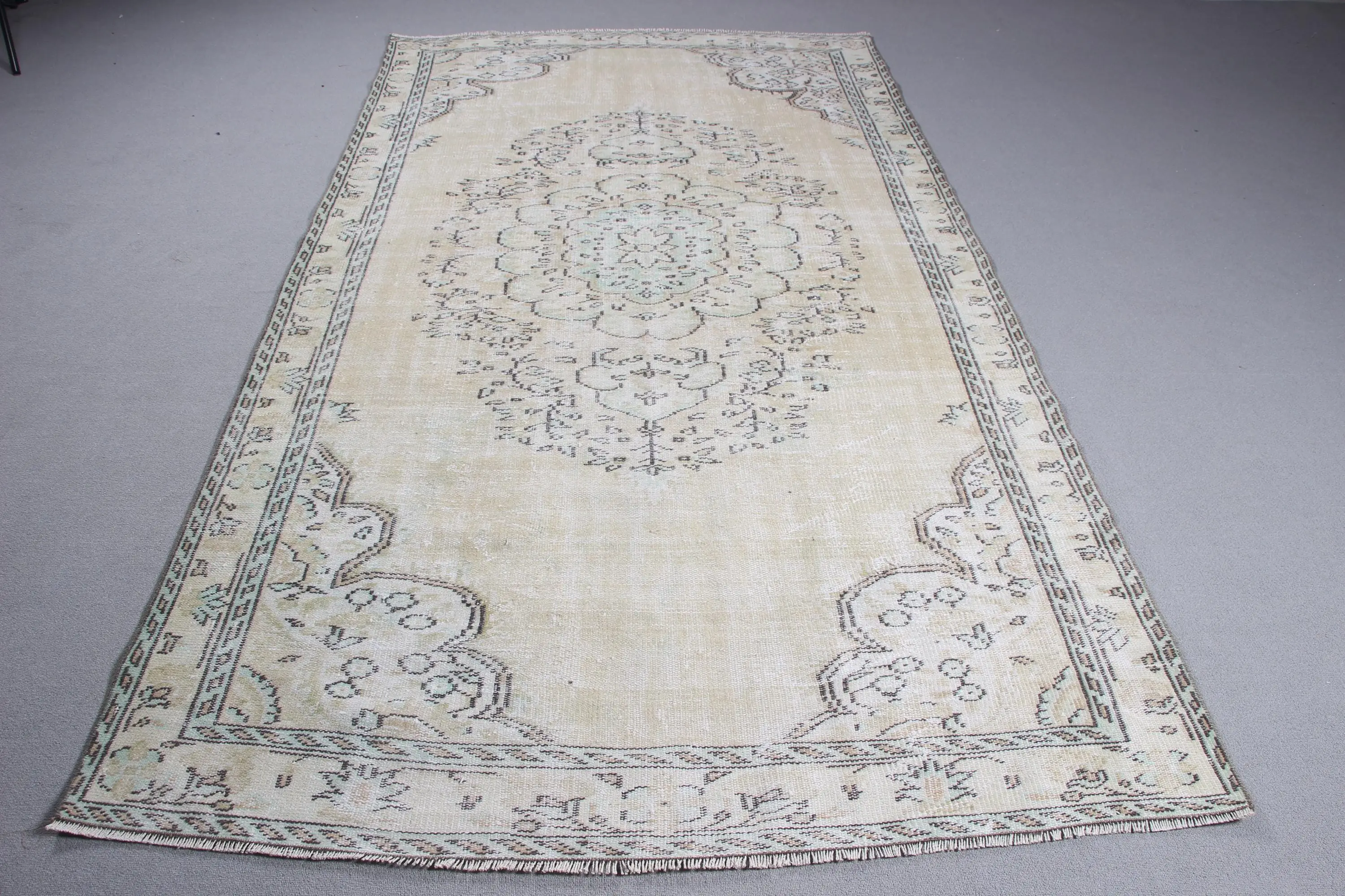 Türk Büyük Halı, 5.1x9.4 ft Vintage Halı, Beyaz Patchwork Yün Halı - 1