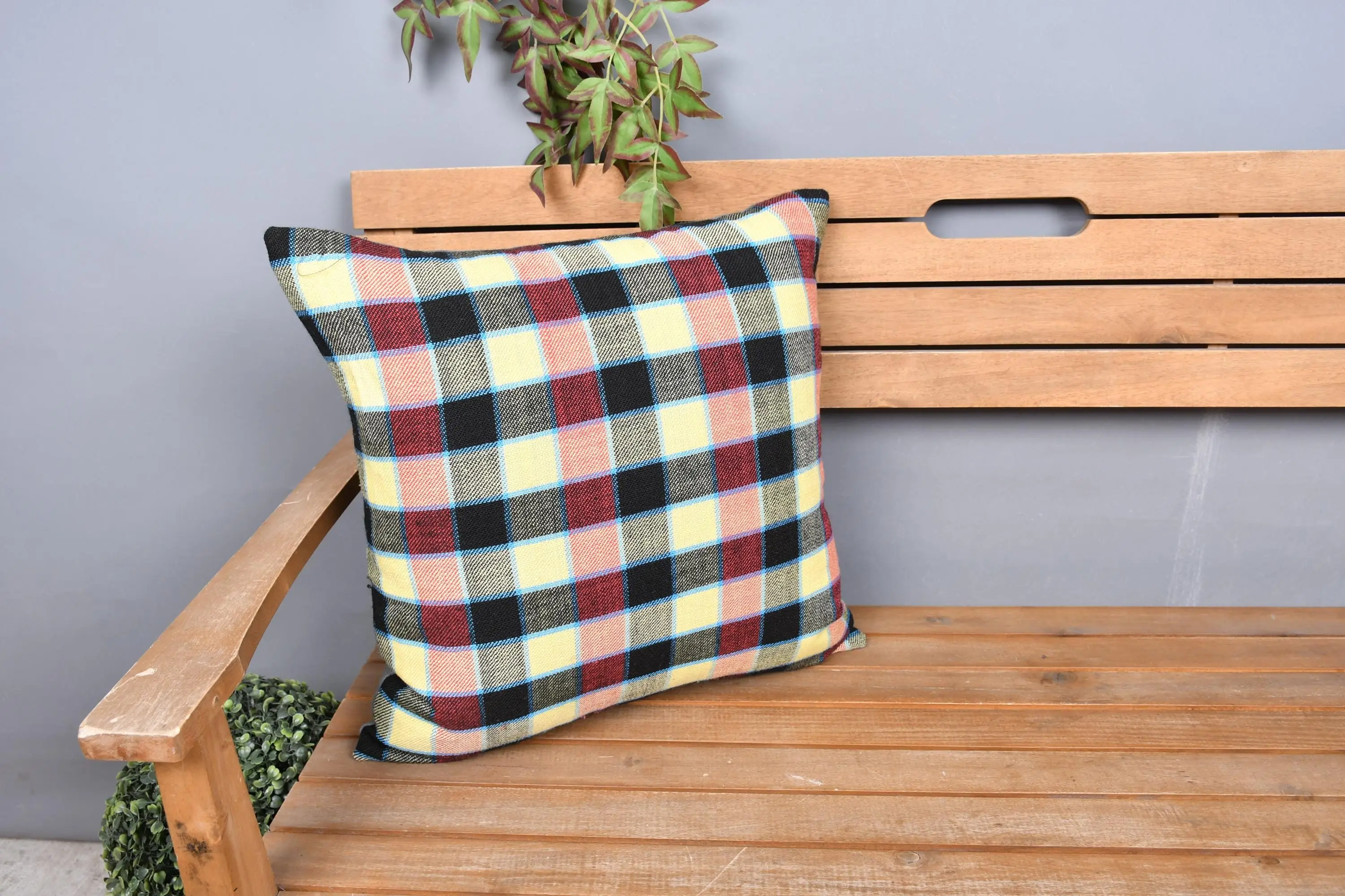 Kırmızı ve sarı çizgili dekoratif yastık, 20x20 inç el yapımı yastık - 1