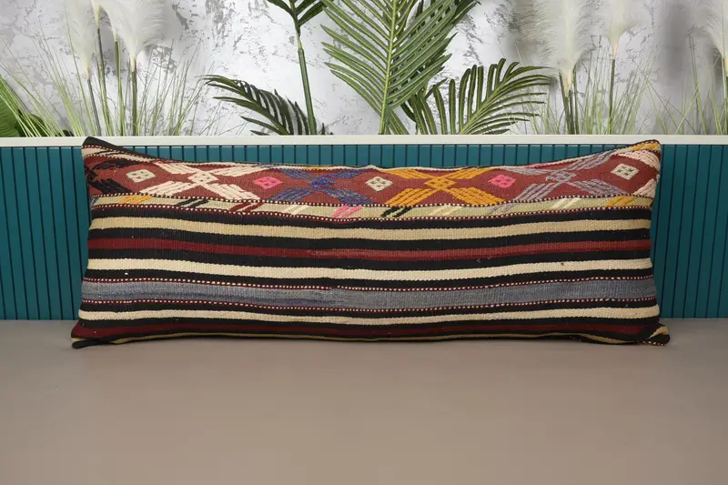 Kırmızı & Bej Çizgili Kırlent, Vintage İşlemeli Kırlent