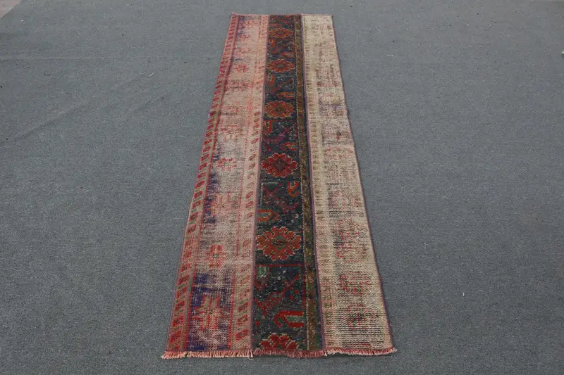 Geometrischer Teppich in Rot und Blau, 6,9 x 2,4 m, schickes Dekor