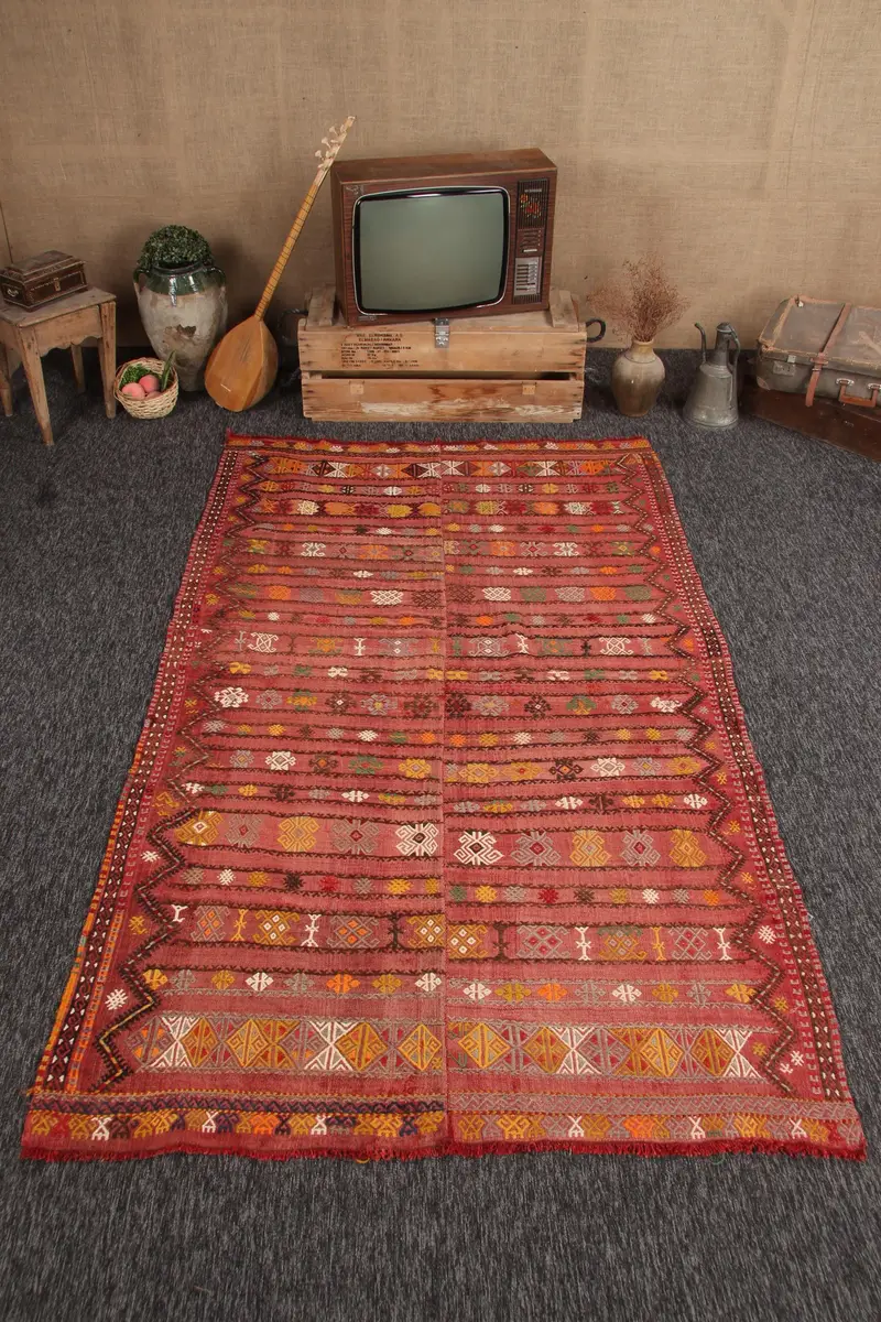 Alfombra vintage turca, alfombra Oushak de 4,9x8,4 pies, alfombra con bordes verdes rojos - 1