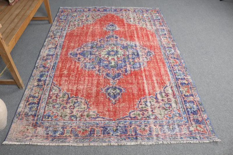 レッド&ブルーポルカドットラグ、5.2x7.3フィート