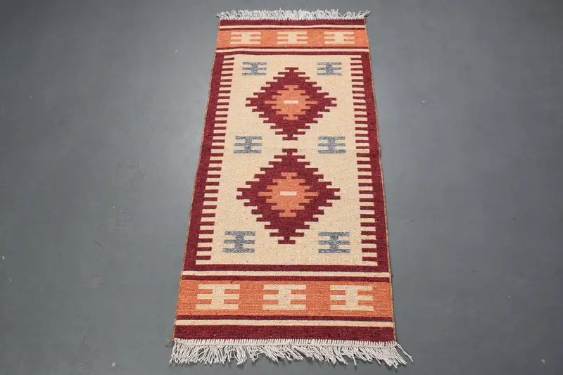 Elegant Beige Rug, 1,9x4,1 ft with Plant & Tree Pattern