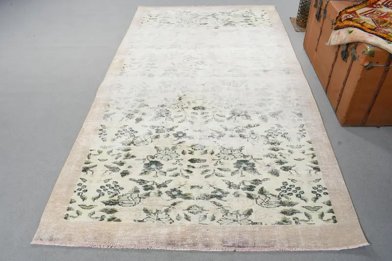 Alfombra turca, alfombra de área de 4,7x8,5 pies, alfombra vintage de lana de lunares blancos - 1