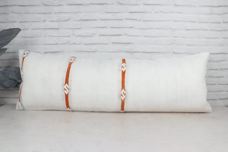 Kilimkissen werfen, ethnischer Kilimteppichkissen, 16x48 weißes Kissen, Kissengehäuse, Kissen für Sofa, Nomadenkissen, handgewebte Kissenbedeckungspolster - 1