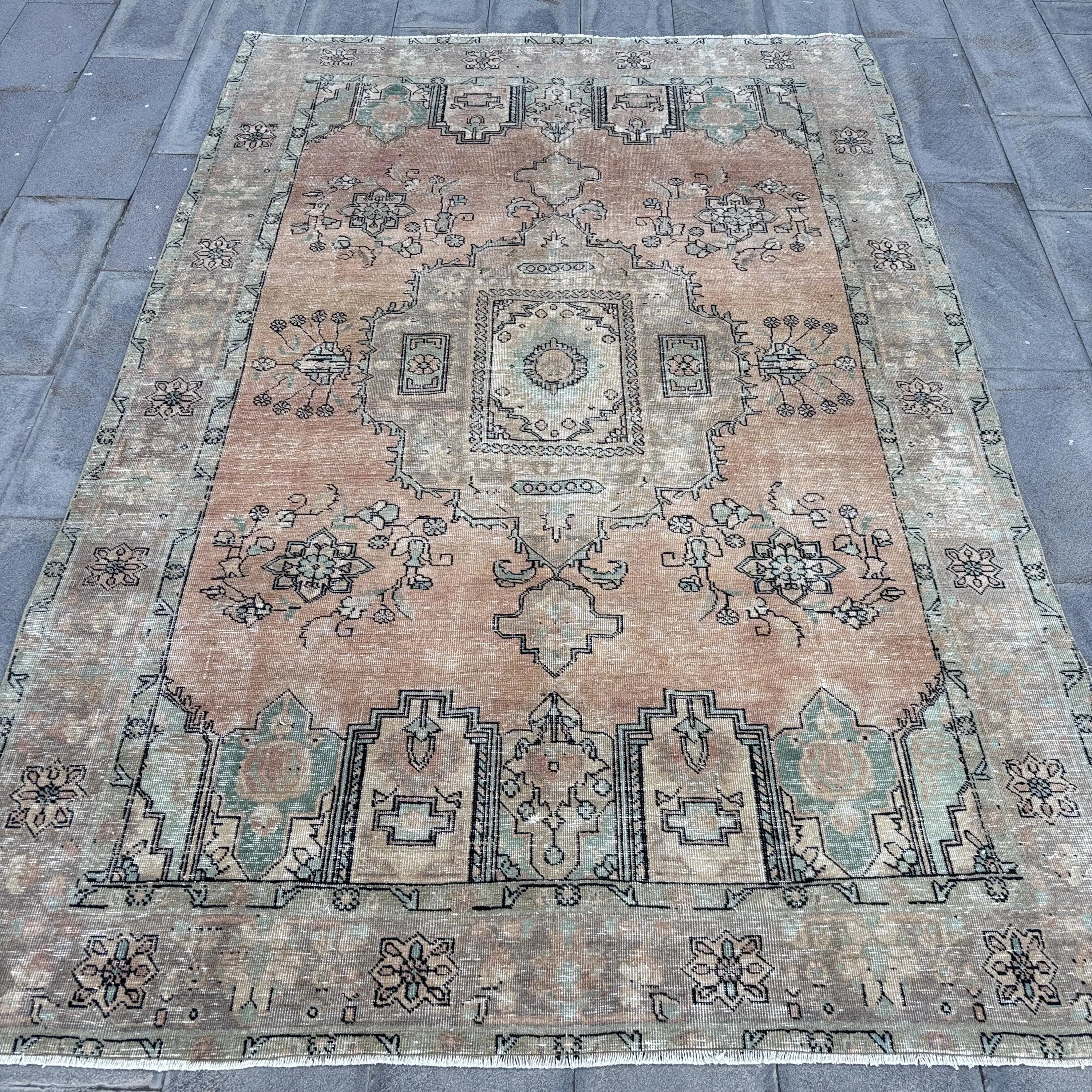 Türkischer Vintage-Teppich, 202 x 304 cm, brauner Wollteppich - 1
