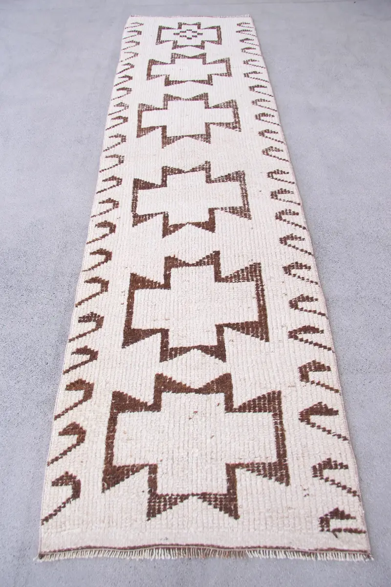 Elegant Beige Rug, 2,8x10,7 ft Solid Comfort
