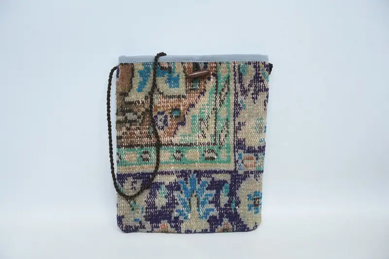 ヴィンテージモチーフのアールデコウールショルダーバッグ、キリムバッグ