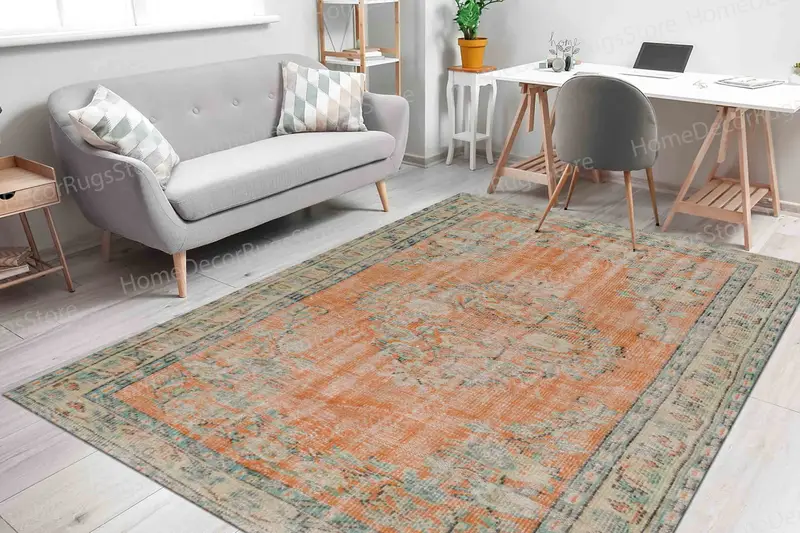 Eleganter, antiker, bedruckter Boho-Teppich mit orangefarbenem Medaillon-Blumenmuster