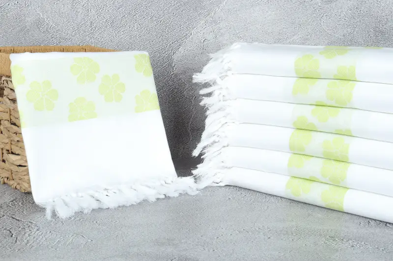 Custom Wedding Gift, Bridal Shower Favor, Girl Trip Party Favor, Sand-resistant towel, 70x40 Cotton Daisy Design Towel, Yoga Towel, Custom Towel - 3