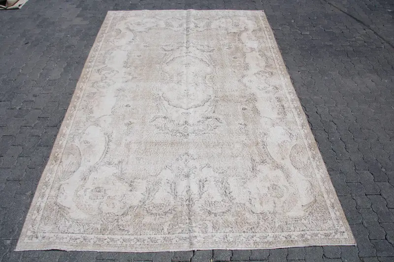 6.7x10.5 ft Rug, Oversize Vintage Rug, White Oushak Polka dot Rug - 1
