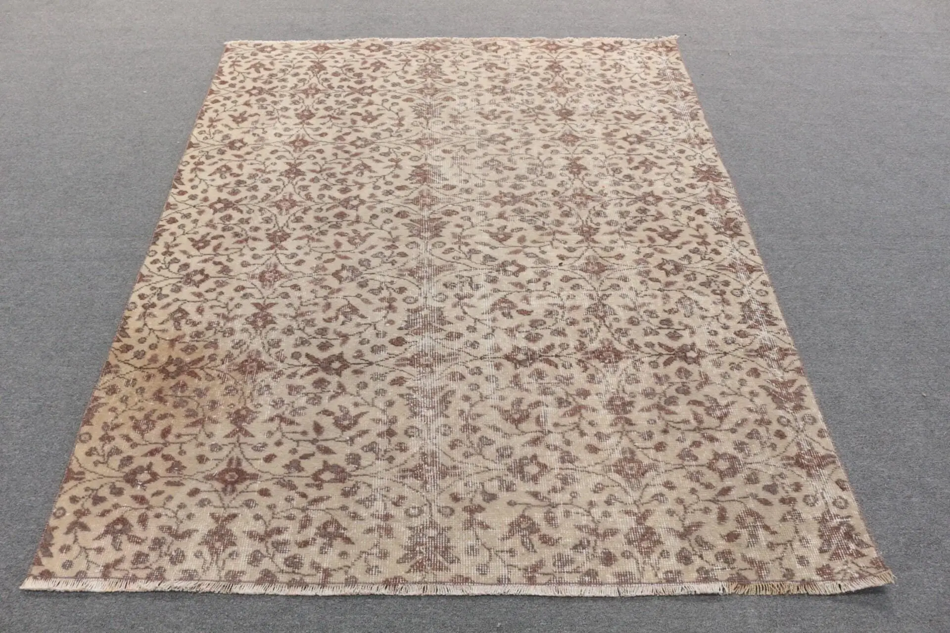 Turkish Vintage Rug 4.9x6 ft (149x183 cm), Brown Beige Bordered Rug - 1