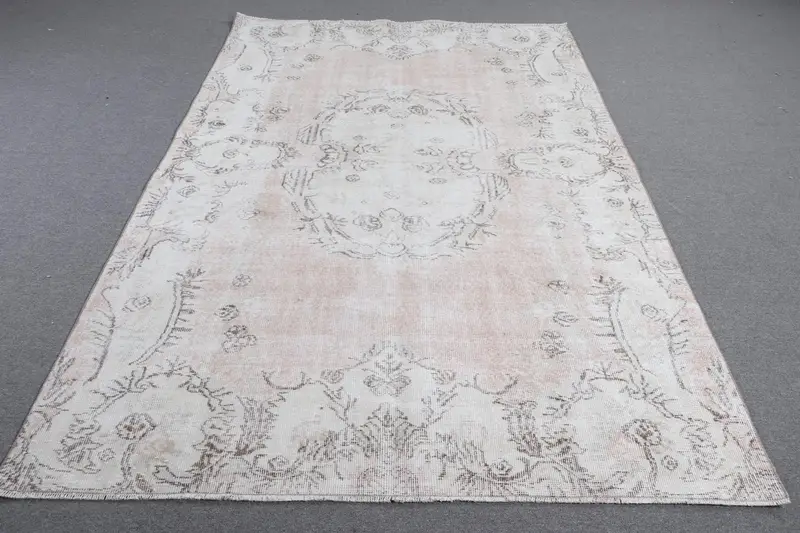 5.6x8.6 ft Vintage Türk Halısı, Büyük Halı, Beyaz Oushak Kareli Halı - 1