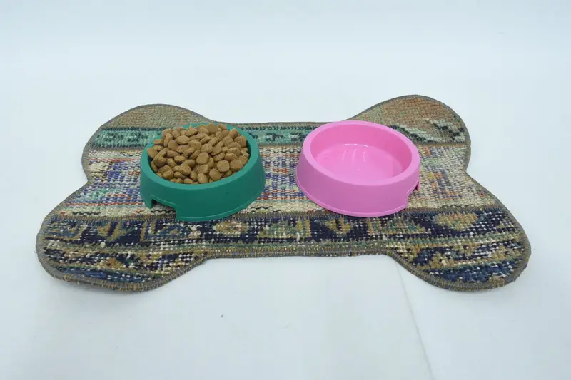 Bohemian Round Wool Placemats, Beige and Green Traditional Placemats