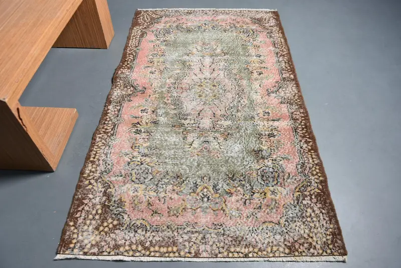 Vintage Türk Halısı 4x6,7 ft (121x205 cm), Oushak Kahverengi Soyut Halı - 1