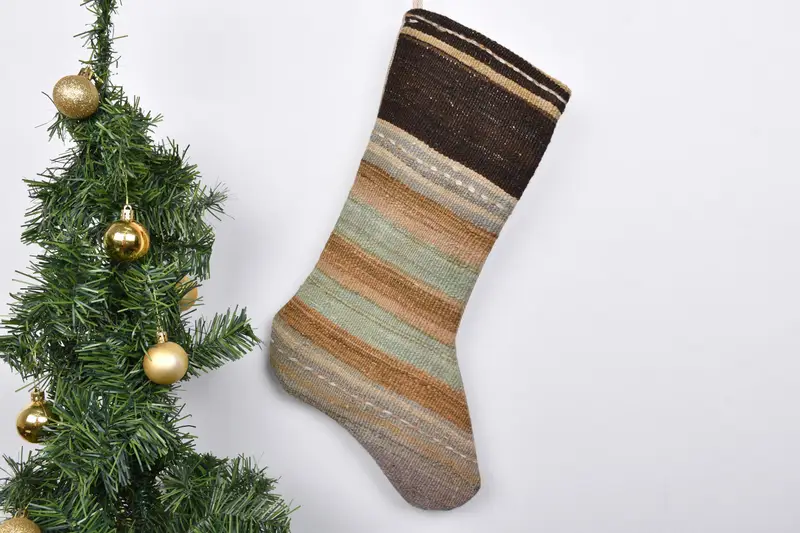 Şenlikli Noel Süsleri Deseni, 7 İnç Geniş Tatil Çorabı