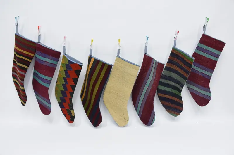 Medias de adornos navideños beige, decoración navideña de 15,7 pulgadas