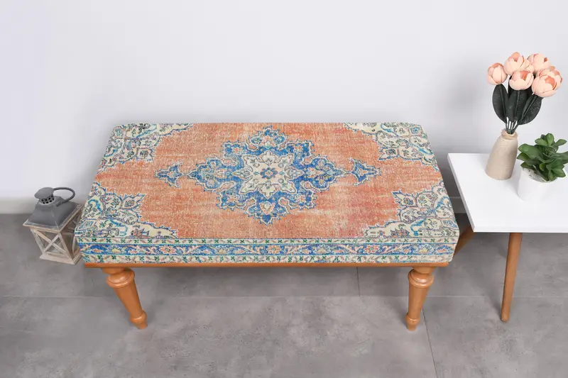 アールヌーボー様式のオットマン、キリム風のウールブレンドを使用したモジュール式ソファ