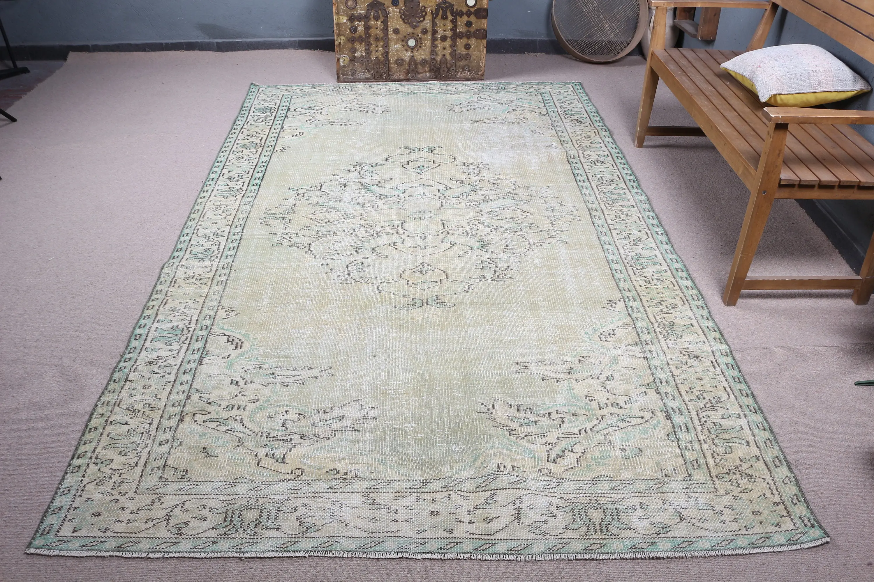 Türk Vintage Büyük Halı 5.8x9.5 ft, Yeşil Hayvan Baskı Halı Yün - 1