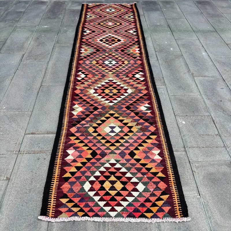 Alfombra Oriental Morada 8x3,5m con Detalles Naranjas