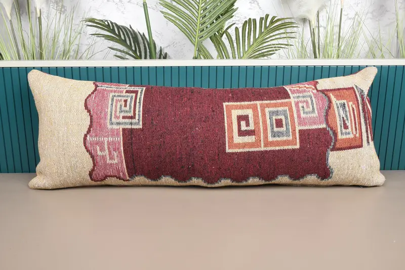 Kırmızı Güneybatı Kırlent, El Yapımı Nakışlı Keten Yastık