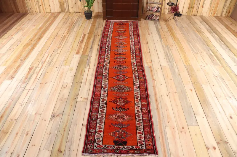 Alfombra turca Herki de 2,6x11,7 pies, alfombra vintage, alfombra de lana de camuflaje rojo - 1