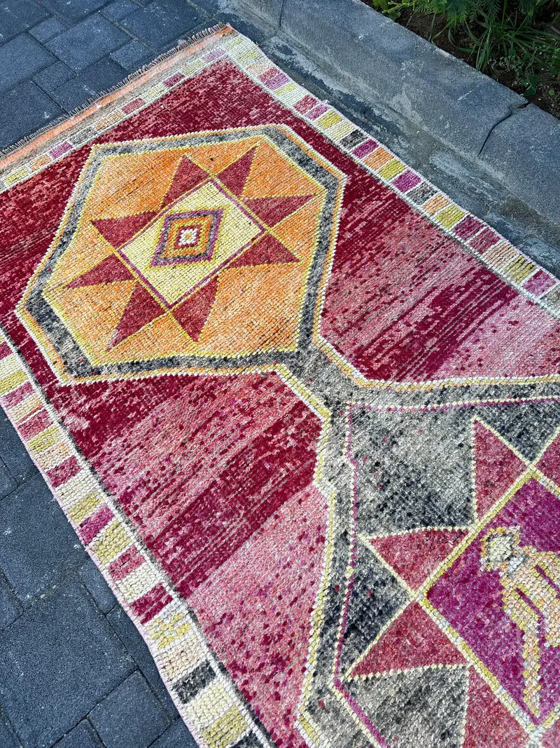 Türk Vintage Runner Halı 3.37x10.3 ft, Kırmızı Turuncu Bitkiler ve ağaçlar Yün Halı - 1