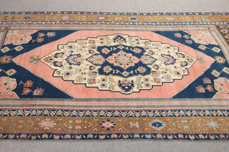 Vintage Büyük Halı 5.2x8.4 ft, Mavi Pembe Bordürlü Yün Halı - 1