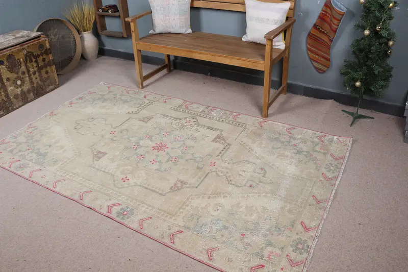 Zarif Bej ve Yeşil Halı, 4,3x7,4 ft İran Desenli