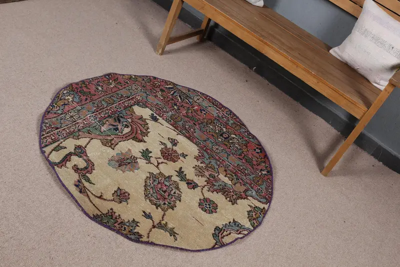 Eleganter beige-roter Teppich, 3,5 x 3,6 Fuß, floral und geometrisch