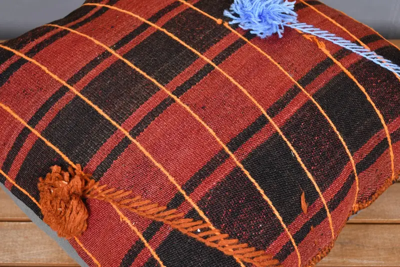 Vintage Kilim Throw Pillow, 20x20 Red Pillow Sham, Bright Pillow, Cushion Cover, Knitted Pillow Case, Handmade Kilim Cushion, Vintage Pillow - 4