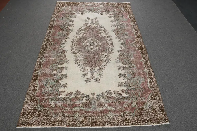 Vintage Turkish Rug 5.5x9.2 ft, Brown Oushak Southwestern Rug - 1