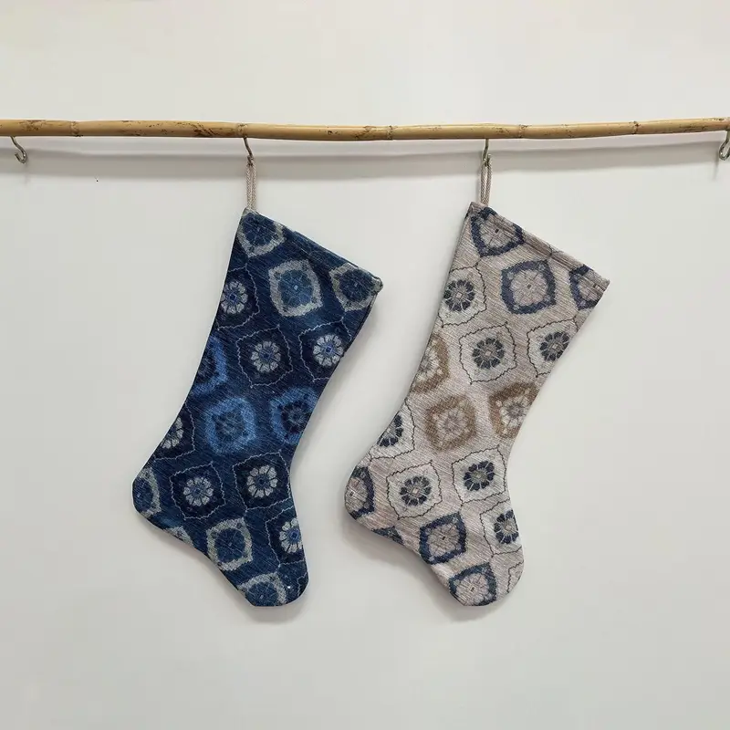 フェスティブノエルプリントストッキング：シックなクリスマス新年ギフト