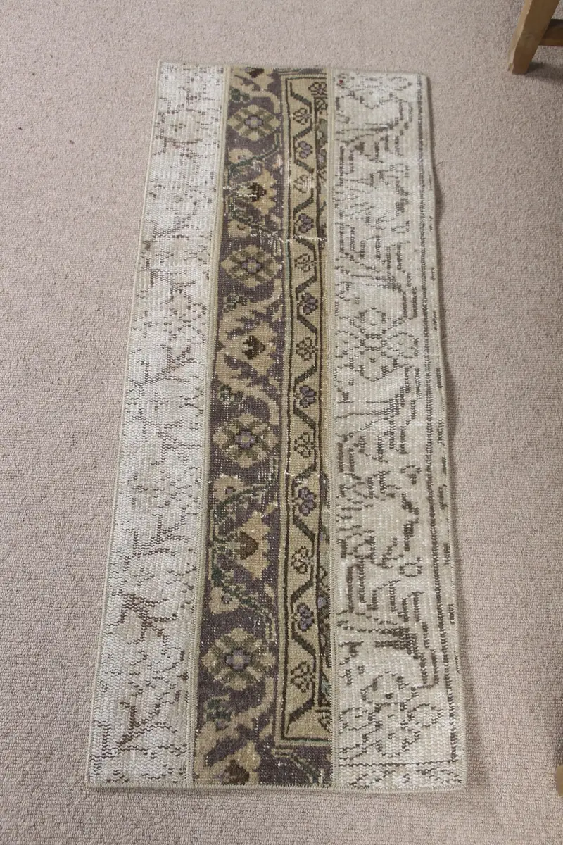 Elegante Alfombra Beige 40x110cm A Rayas con Formas Geométricas