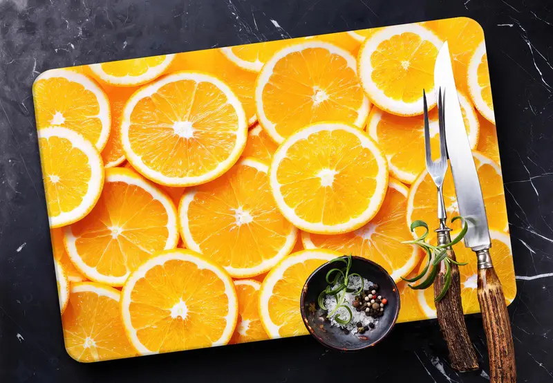 Renkli Meyve Desenli Kaymaz Ayaklı Cam Kesme Tahtası