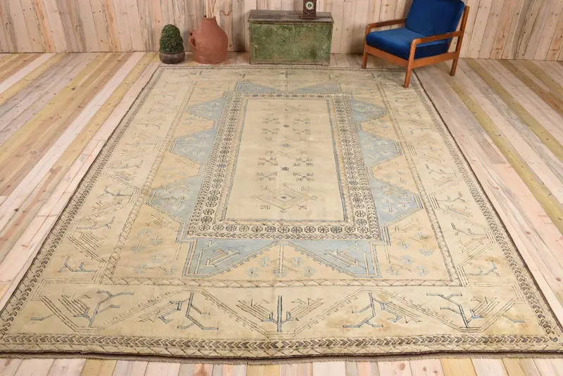 Eleganter orientalischer Teppich in Beige und Blau, 9 x 12 Fuß, schickes Dekor