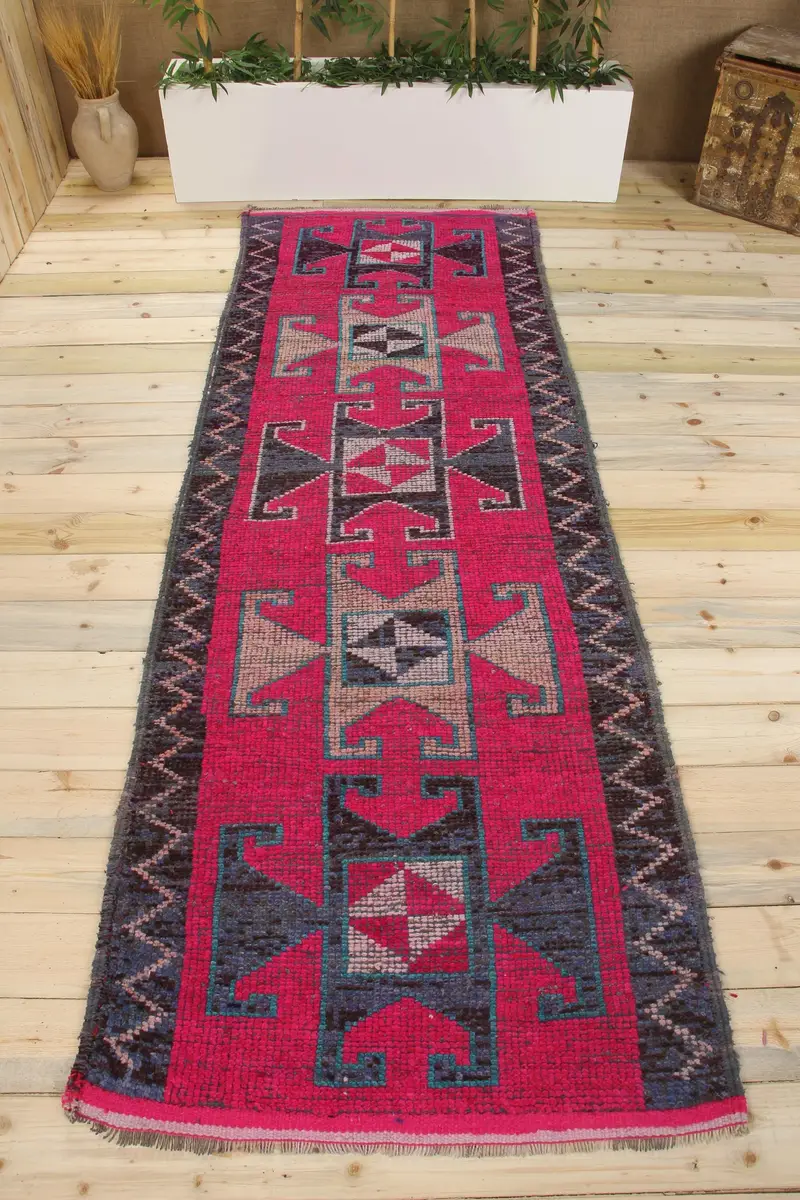 Handmade Moroccan Rug, Pink & Green 0,3x9,6 ft