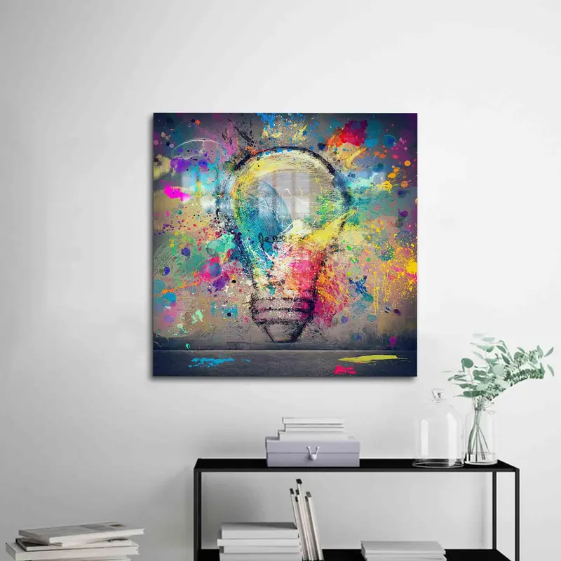 モダンなプリントガラス: カラフルな落書き、現代的なデザイン、エレガントなタッチ