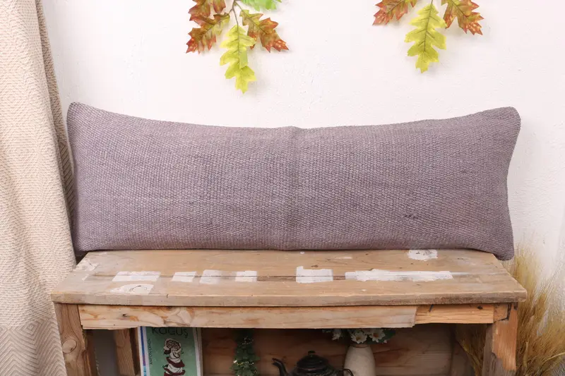 Handgefertigtes besticktes lila Wurfkissen, südwestliches Rechteckkissen