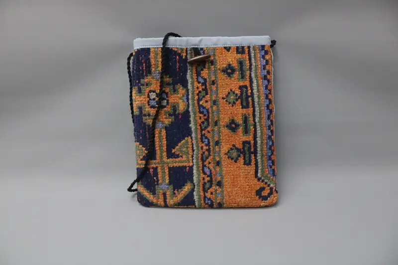 調節可能なストラップ キリム バッグ、ゴシック & ボヘミアン ウール クロスボディ バッグ