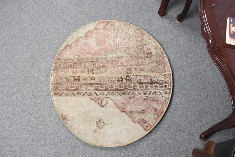 Rosafarbener Perserteppich, 2,5 x 2,9 Fuß, eleganter Beige-Akzent