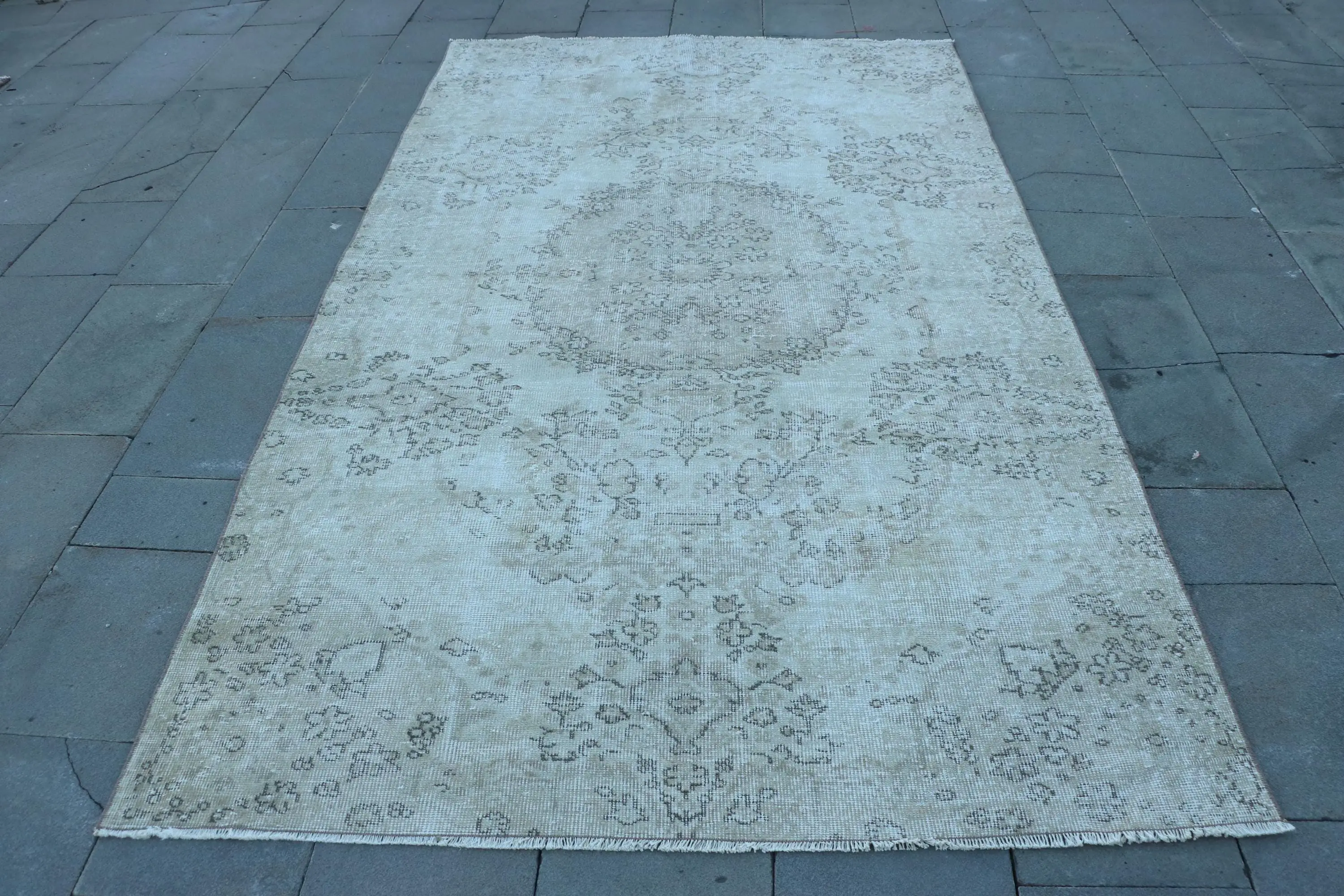 Eleganter beige-brauner Teppich, 5,2 x 9 Fuß großes botanisches Design - 1
