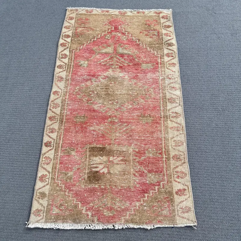 レッドパッチワークラグ、0.2x3.8フィートのエレガントな装飾