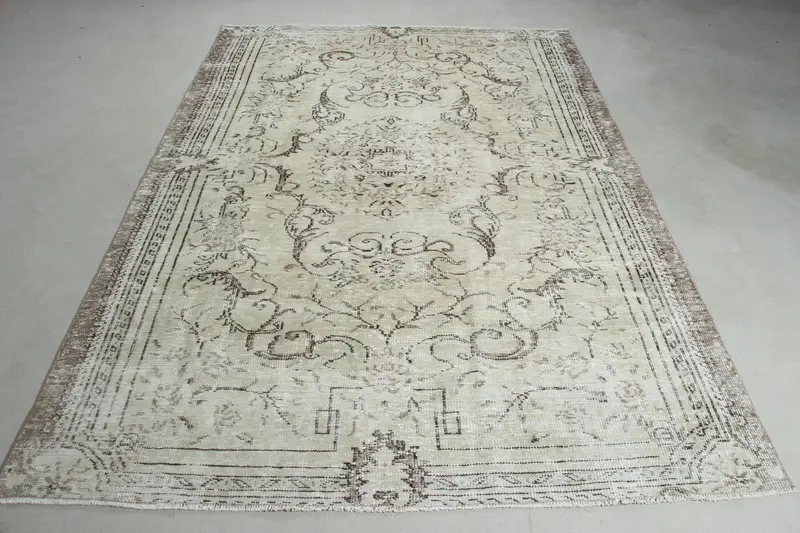 Alfombra turca de 6x8,6 pies, alfombra vintage grande, alfombra de camuflaje marrón blanco - 1